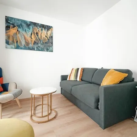 Doorman Best Studio In 12th Paris