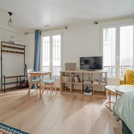 Doorman Best Studio In 12th Paris