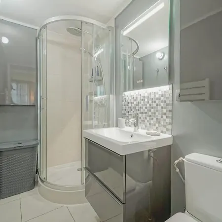 2 Bedroom With The Location Of In 2nd Arr Apartamento *