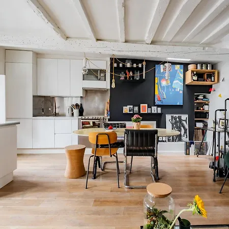 Veeve - Modern-chic Mezzanine Apartment Paris