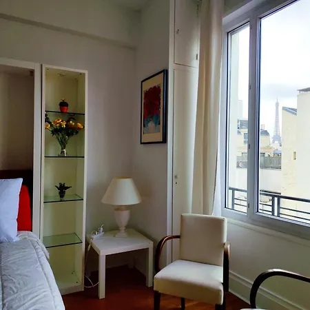 Avenue Franklin Roosevelt - 8 Apartment Paris