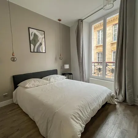 Flexliving - Beautiful 2-room - Chaussee D'antin - 09 Apartment *