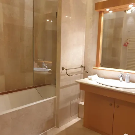 Haussmannien Cosy Appartement Parijs