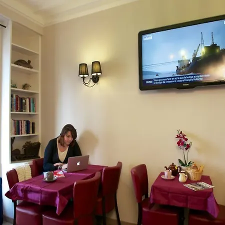 Le Twelve Hotel 3*