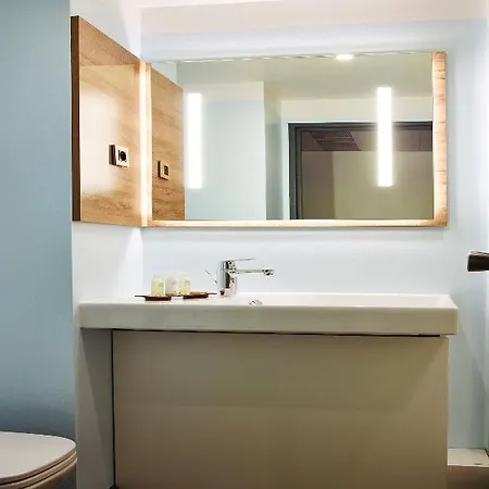 Median Porte De Versailles Hotel 3*