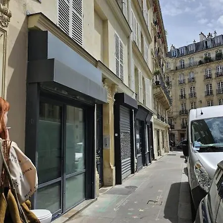 5 Personnes People Max * Paris