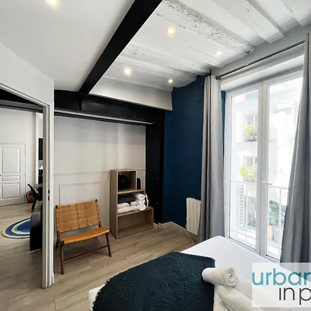 44 - Pretty 2 Bdr Flat In * Paris