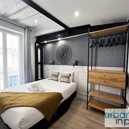 44 - Pretty 2 Bdr Flat In * Paris