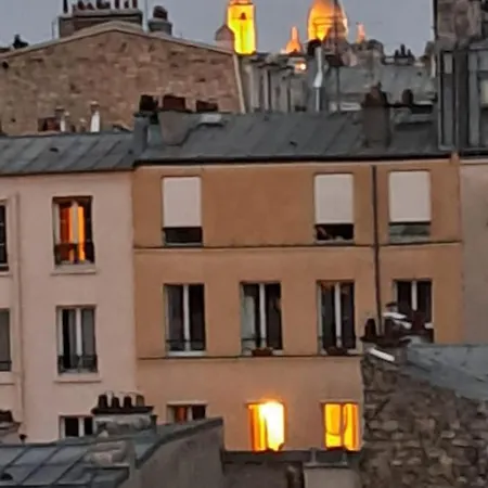 Studio Beau Et Calme Avec Vue Sur Sacre-coeur ! Apartment Paris