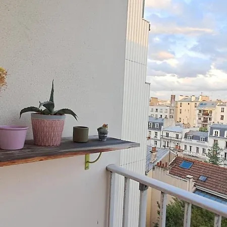Studio Beau Et Calme Avec Vue Sur Sacre-coeur ! Apartment