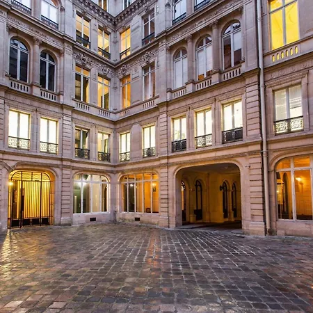 Concorde Proximity Breathtaking And Magical Apartment Paris