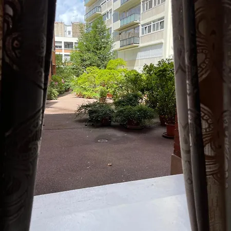 Bed & Breakfast Tour Montparnasse *