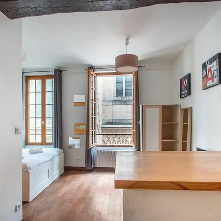 Spacieux Dans Le Beau Quartier Du Marais Apartamento *