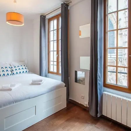 Spacieux Dans Le Beau Quartier Du Marais Apartamento París