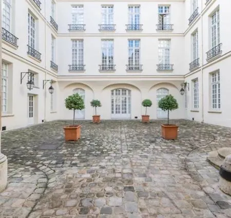Marais - Temple Apartment Paris