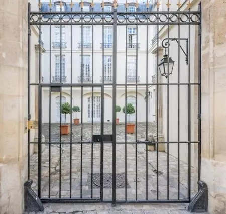 Apartment Marais - Temple Paris