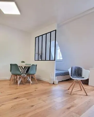 Apartment Studio Place Saint Augustin 08 Paris