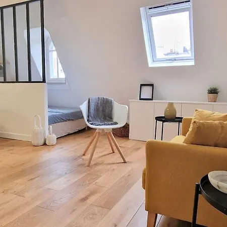 Apartment Studio Place Saint Augustin 08 *
