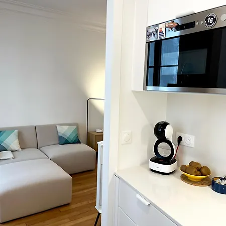 Au Charme Parisien Apartment *