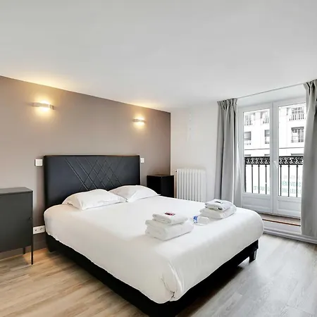 In The Heart Of Opera Apartment *
