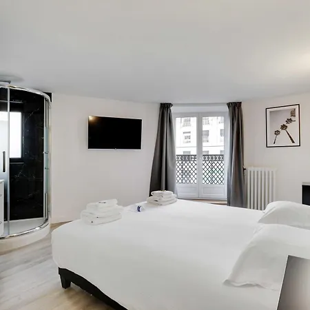 In The Heart Of Opera Apartment Paris