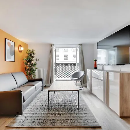 Apartment In The Heart Of Opera *