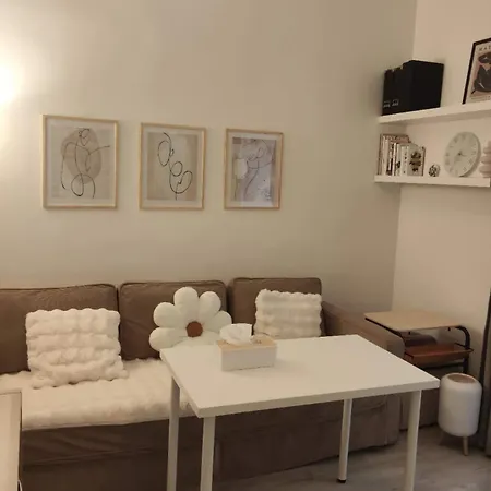 New Charming Comfortable In 10-near Metro Apartment Paris