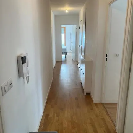 Avenue Rapp Apartment *
