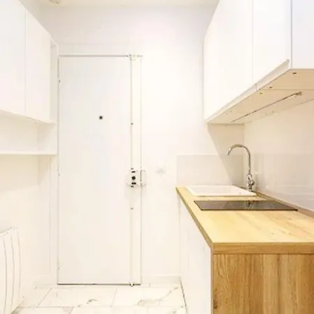Apartment A Paris