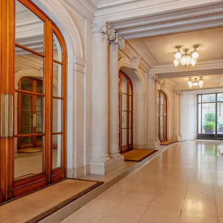 Prestigious Triangle D'or 2br Champs-elysee - Montaigne Apartamento