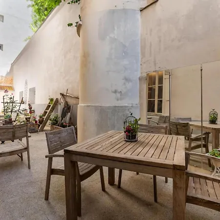 Vintage 2bd With Patio In Montmartre 公寓
