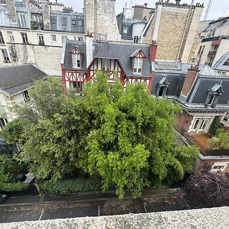 L'assomption Au Calme 16e Parijs