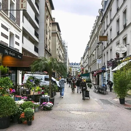 Eiffel Tower Stylish Retreat Paris