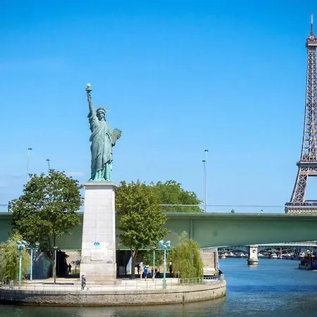 Eiffel Tower Stylish Retreat Paris