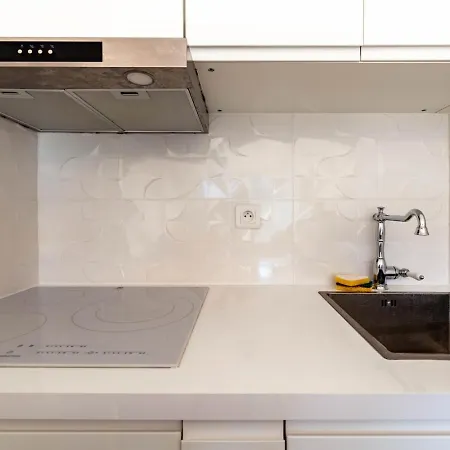 Apartman 16th 2 Bedrooms Near Eiffel Tower Renovated Balcony 2-4 Person