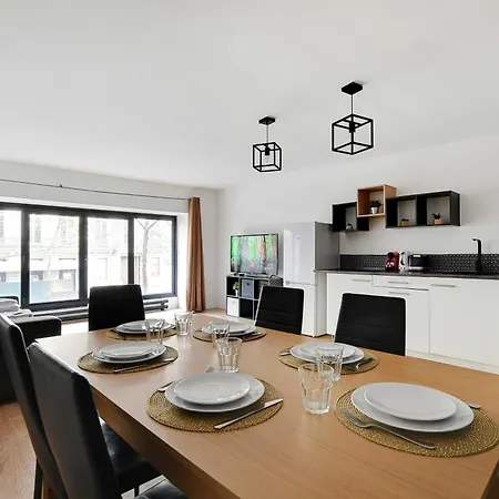 In The Heart Of Opera Apartment