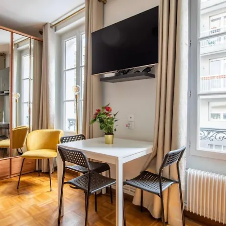 Apartment Joli A Cote De La Tour Eiffel, Javel Et De Expo