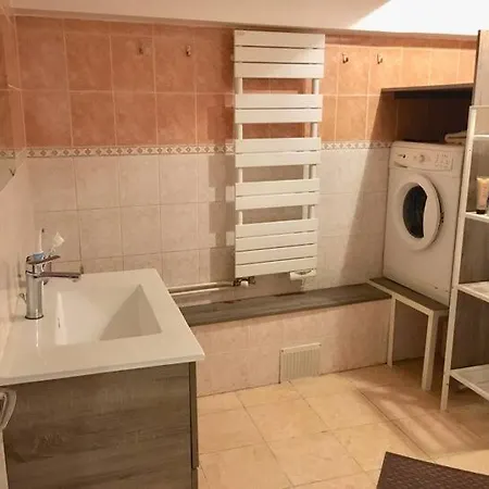 Proche Des Buttes-chaumont Apartamento París