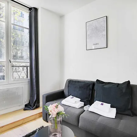 Le Marais - Rue De Bretagne Parigi