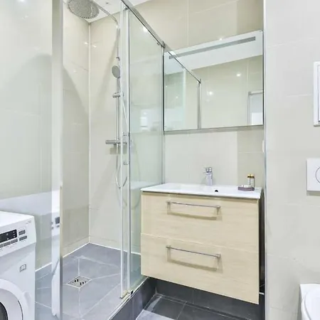 Classy In The Heart Of Le Marais Paris