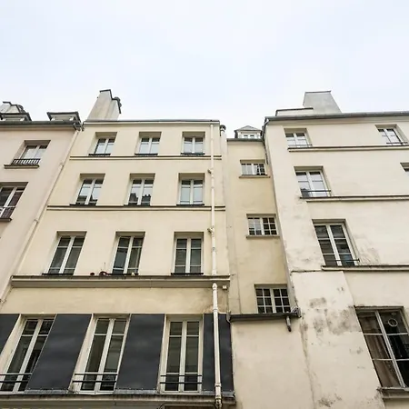 Classy In The Heart Of Le Marais Apartment Paris