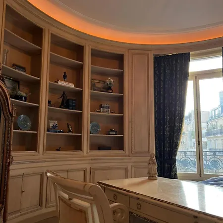Apartament 4 Bedroom Prestigious Baroque Near Trocadero Paryż