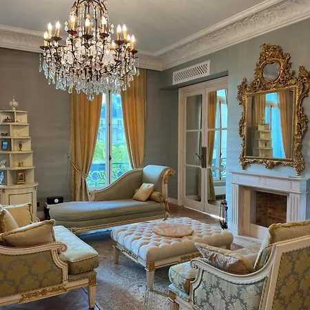4 Bedroom Prestigious Baroque Near Trocadero Apartament Paryż