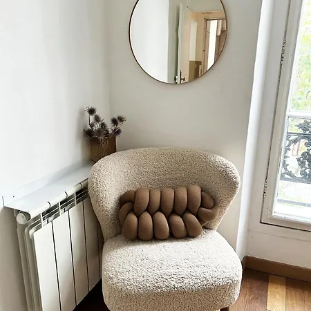 Cozy Flat Near Champs Elysees