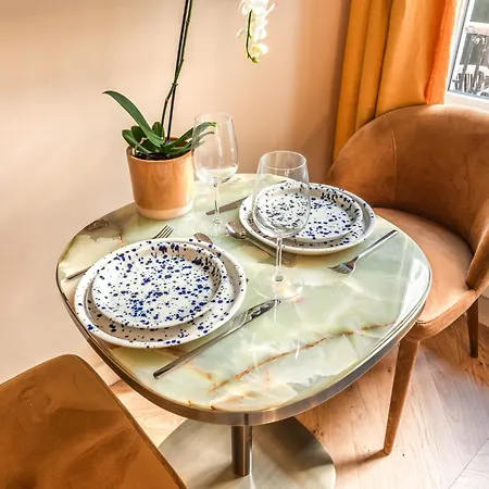 Charming With Terrace - Near Montmartre