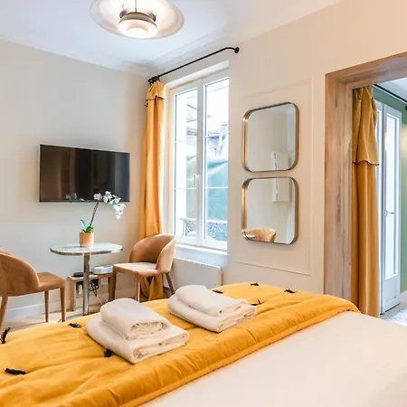 Charming With Terrace - Near Montmartre