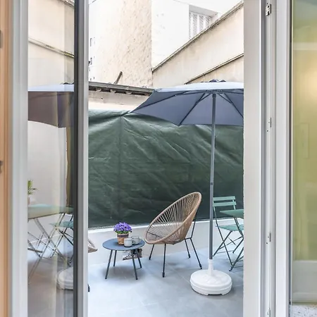 Charming With Terrace - Near Montmartre Paris