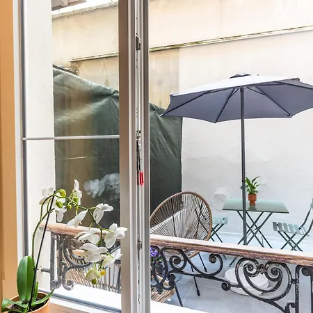 Charming With Terrace - Near Montmartre Apartment