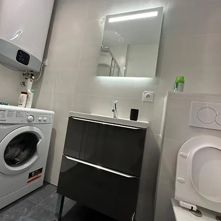 Refait A Neuf 2 Pieces - - Equipe - Parking