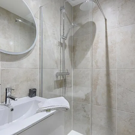 Montmartre Seveste Ii Magnifique 2br